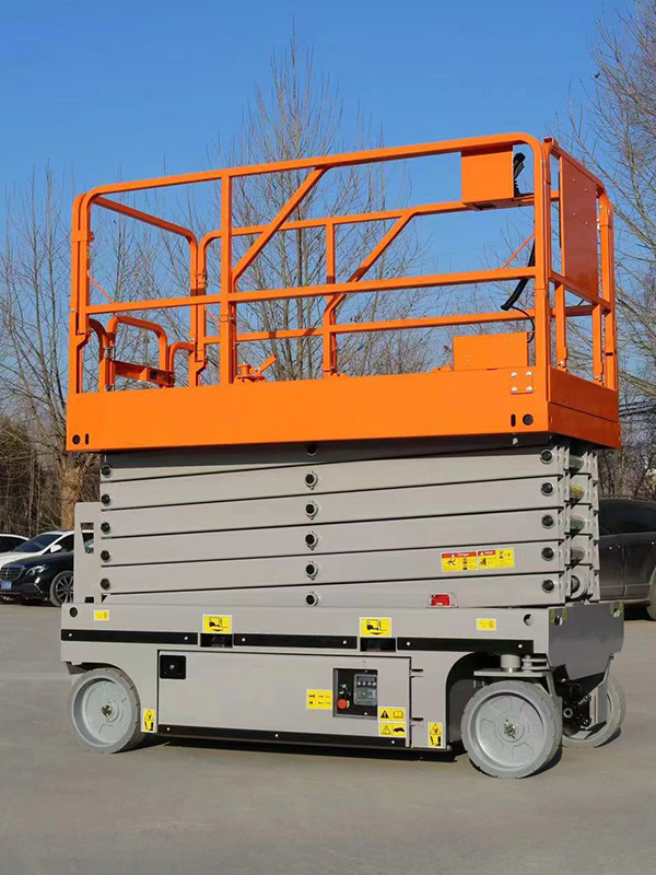 自行式升降平臺(tái)