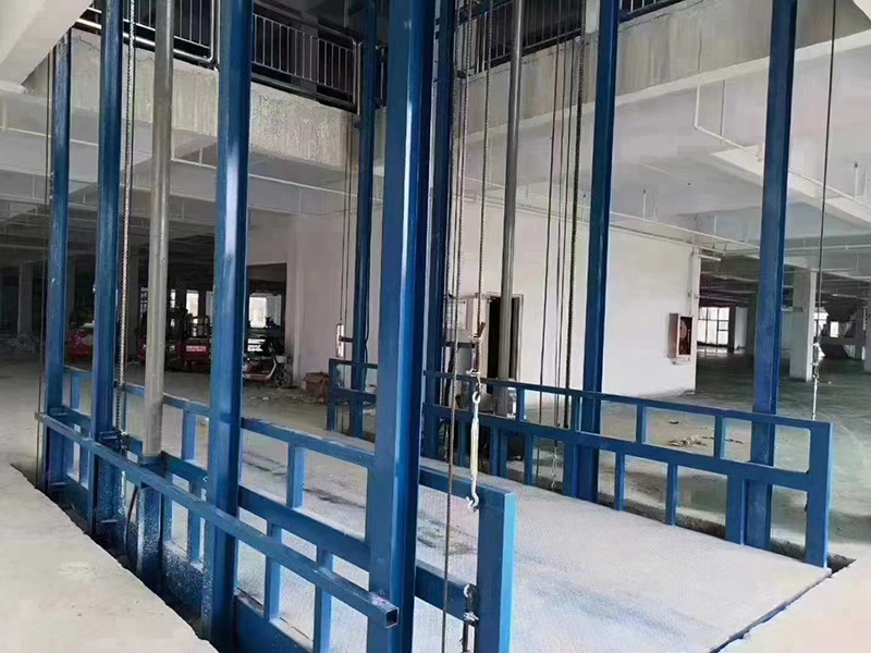 導(dǎo)軌式升降平臺(tái)